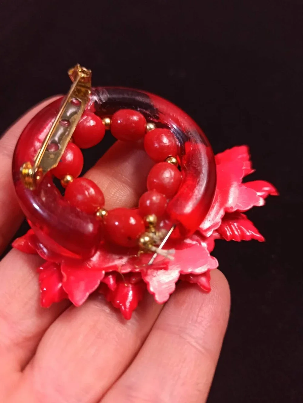 Vintage Lucite Floral Brooch Red Plastic Artisan Statement Pin - Picture 4 of 11